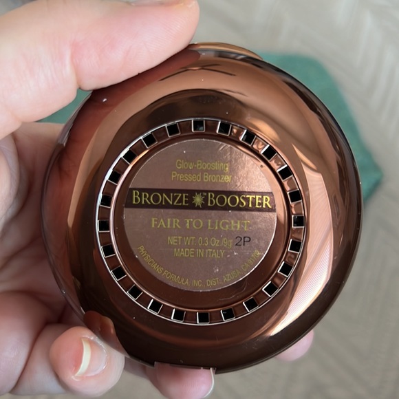 Assorted makeup items!! Eyeshadow, Powder, Bronzer, etc! - Picture 4 of 16